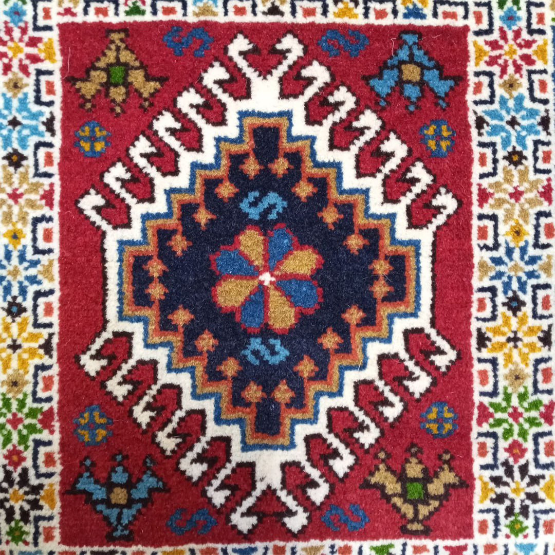 فرش دستباف ذرع و نیم طرح خشتی کد 11200