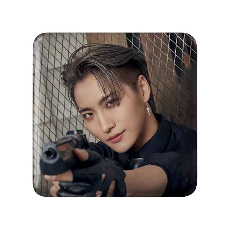 مگنت خندالو طرح سونگهوا گروه ایتیز ATEEZ  مدل مربعی کد 21267