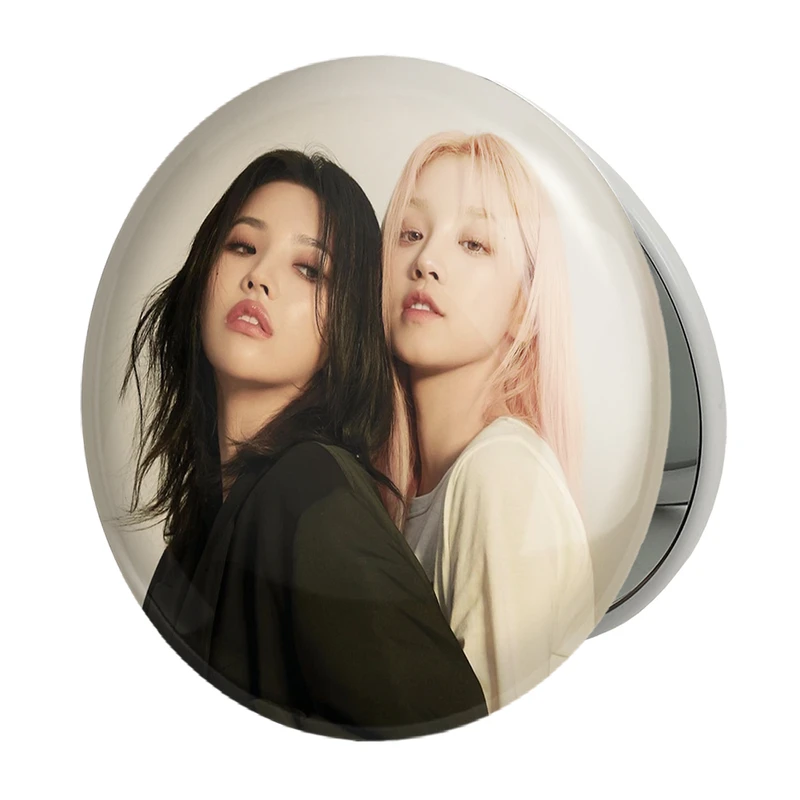 آینه جیبی خندالو طرح سویون گروه جی آیدل GIdle مدل تاشو کد 19572 