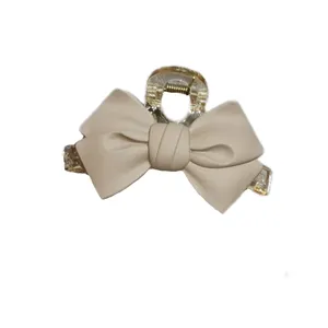 کلیپس مو زنانه مدل پاپیونی مات 