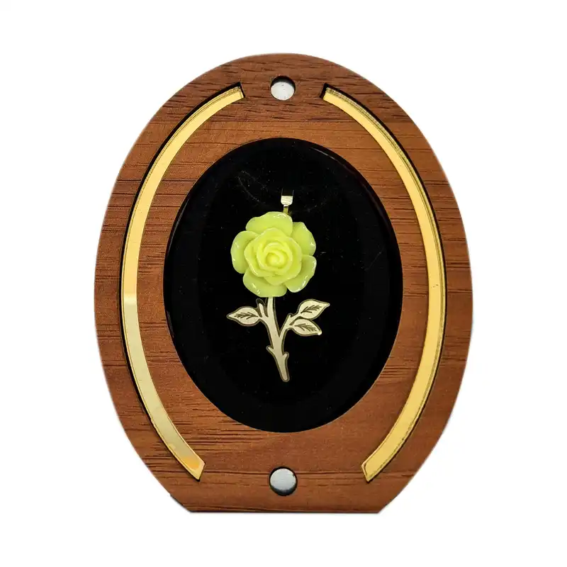 آویز گردنبند طلا 18 عیار زنانه مدل گل 02