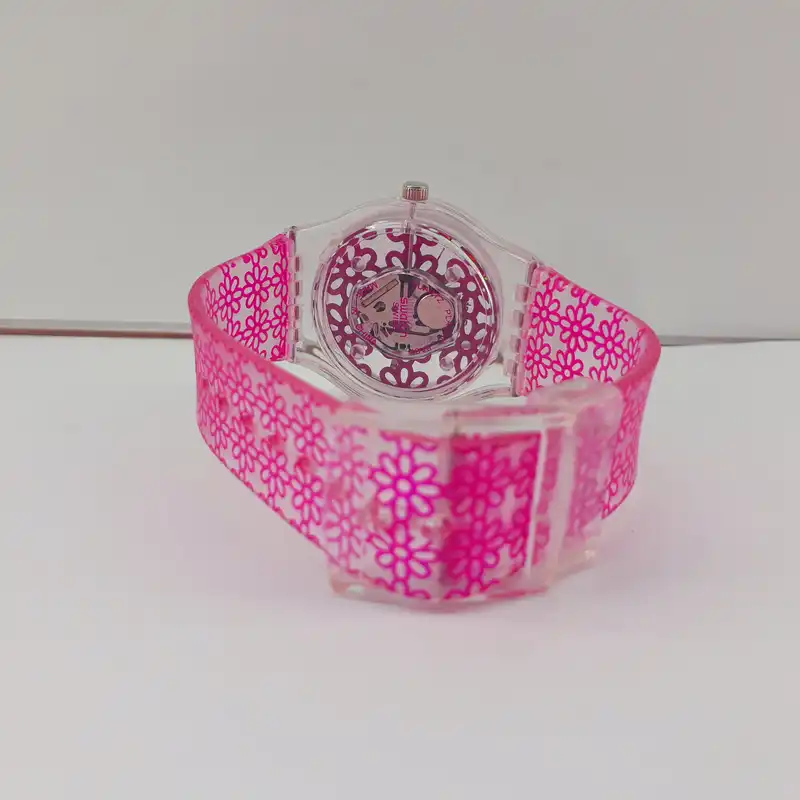 ساعت مچی عقربه ای مدل سوارز کد 323