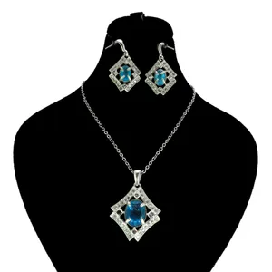 نیم ست نقره زنانه کد AV131