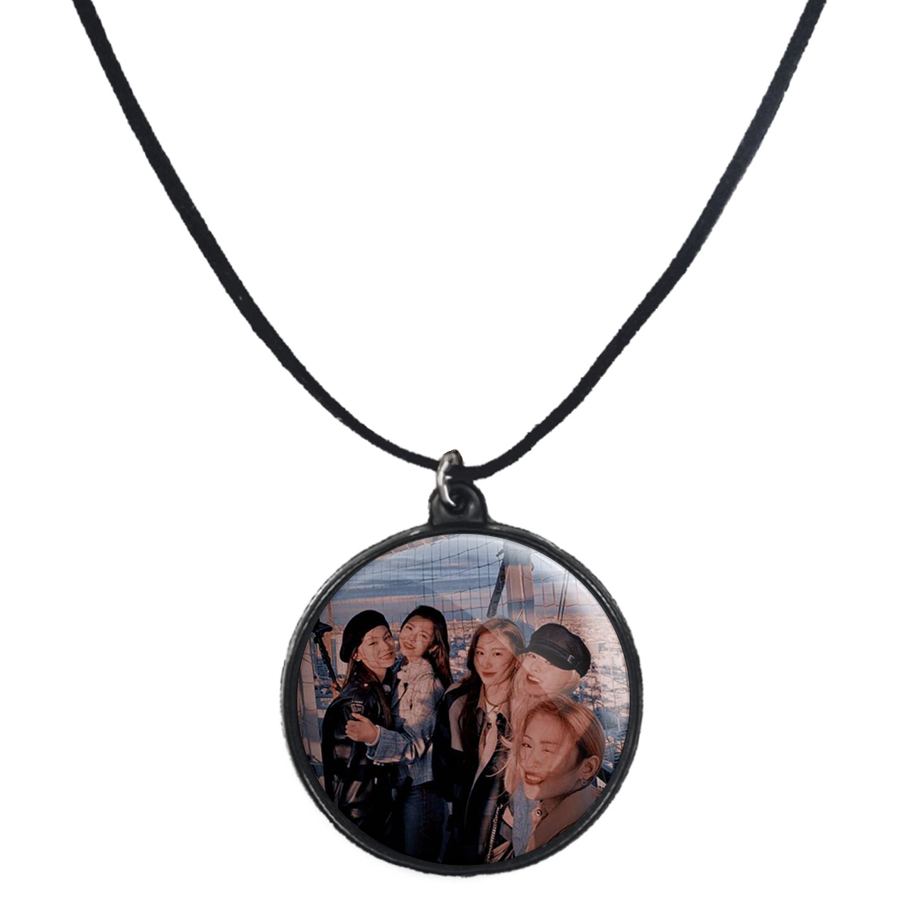 گردنبند پرمانه طرح گروه موسیقی ایتزی کد pmb.13038 مدل دو طرفه