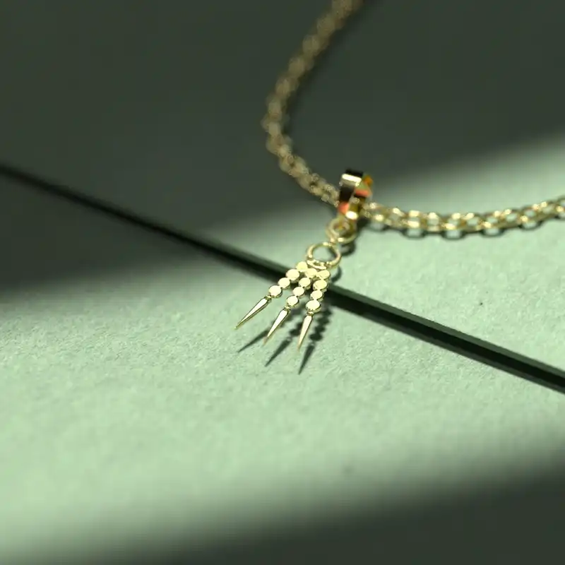 گردنبند طلا 18 عیار زنانه مدوپد مدل هندسی کد AA2-1-1016