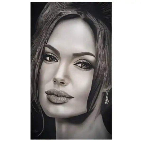 تابلو نقاشی سیاه قلم طرح چهره مدل آنجلینا کد 11