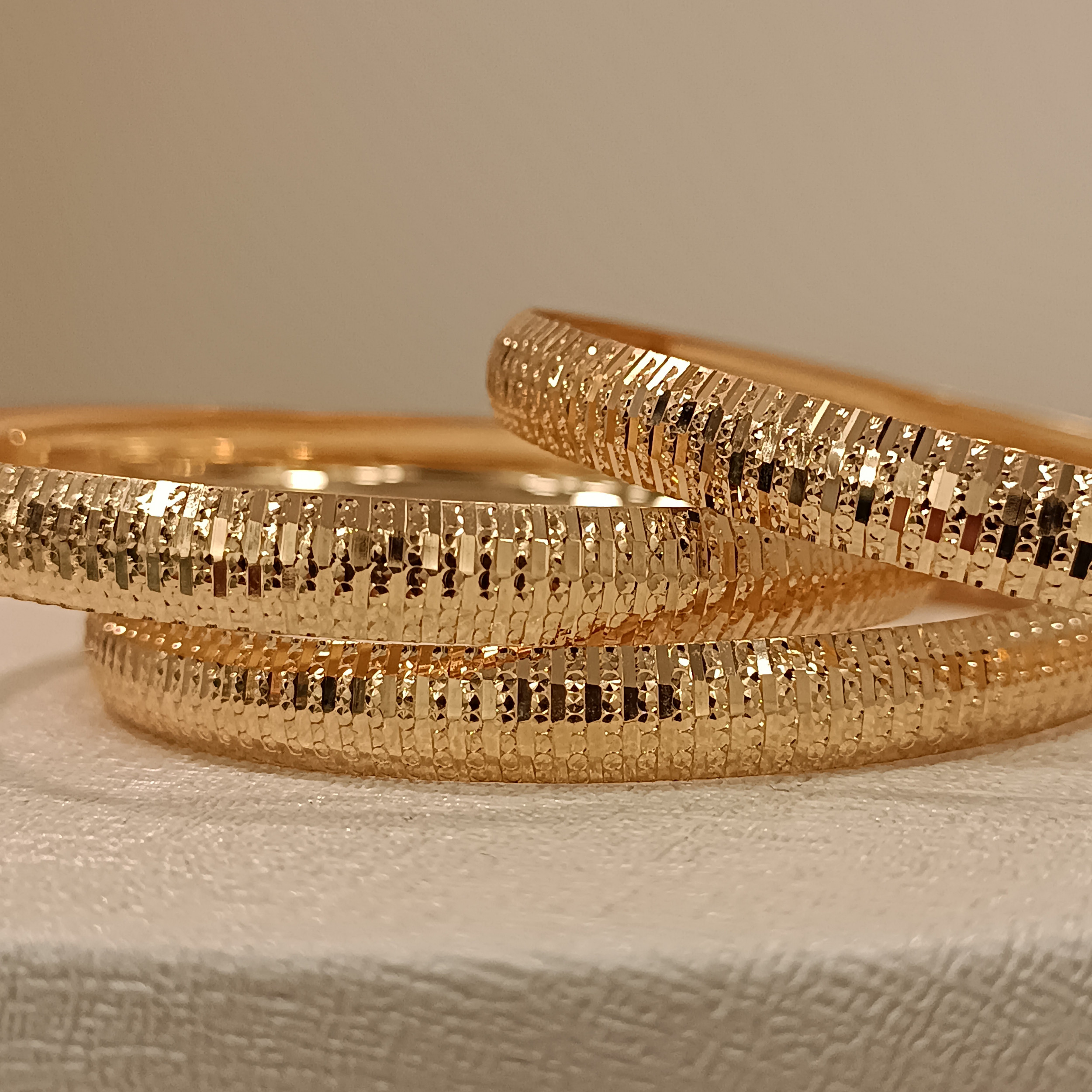 النگو طلا 18 عیار زنانه ثمری کد 507s1 النگو طلا 18 عیار زنانه ثمری کد 507s1