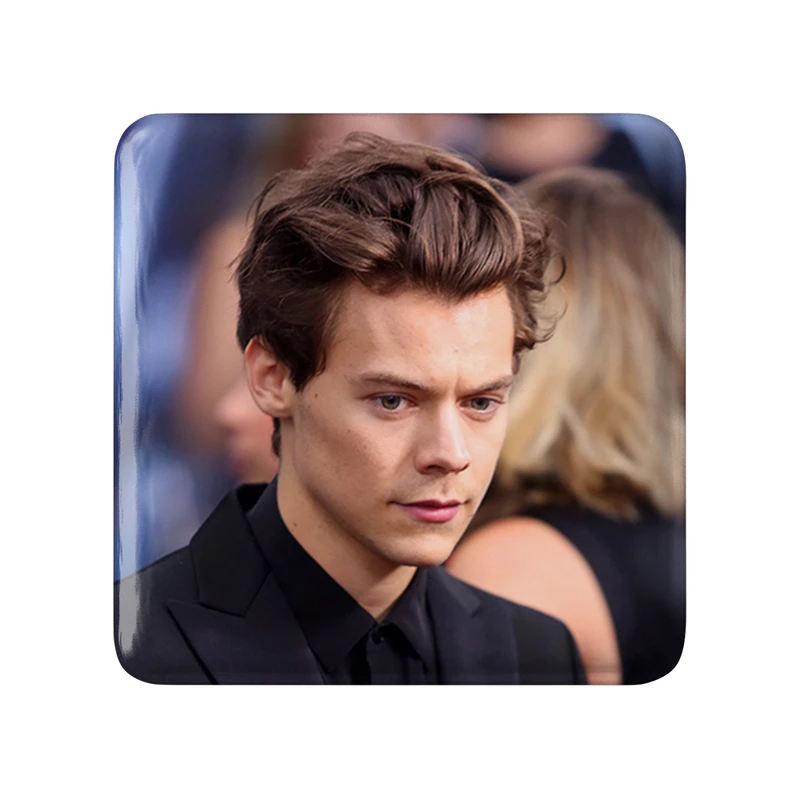 مگنت خندالو طرح هری استایلز گروه موسیقی وان دایرکشن One Direction  مدل مربعی کد 18926