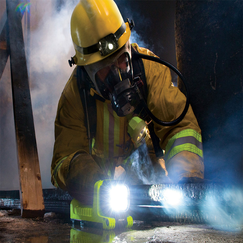 چراغ شارژی آتشنشانی پلیکان مدل 9415i