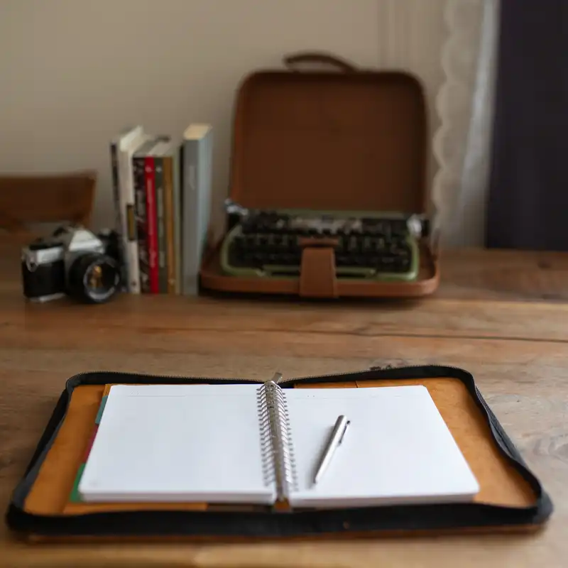 دفتر کلاسور 160 برگ دوکادفتر مدل 20 حلقه طرح کروکدیل کد 160-644