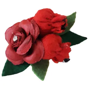 گل سینه زنانه مدل انار