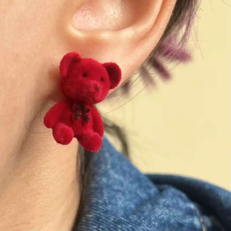 گوشواره زنانه مدل مخملی خرس عشق