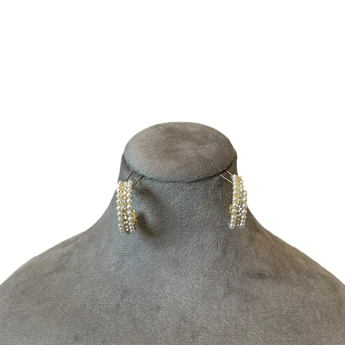 گوشواره زنانه مدل نیم دایره مرواریددار گوشواره زنانه مدل نیم دایره مرواریددار