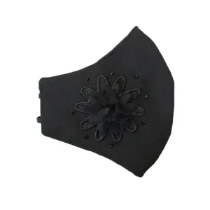 ماسک پارچه ای زنانه مدل گل دار