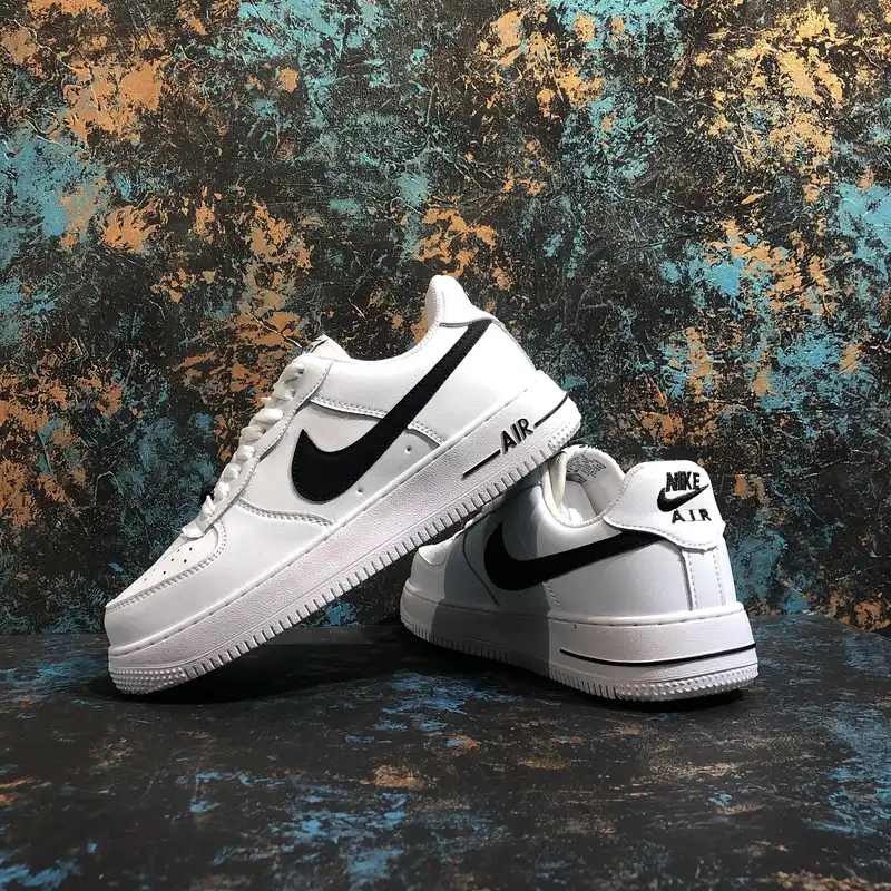 کفش پیاده روی مدل   AIR FORCE 1 WHBK-100070011