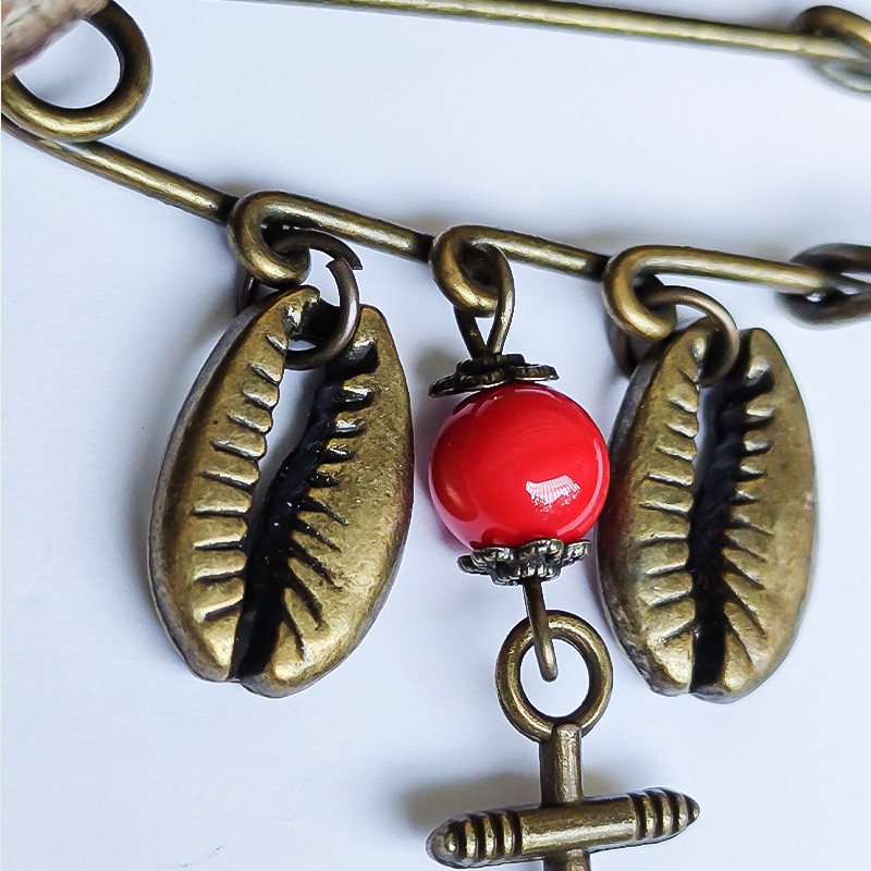 گل سینه زنانه مدل صدف