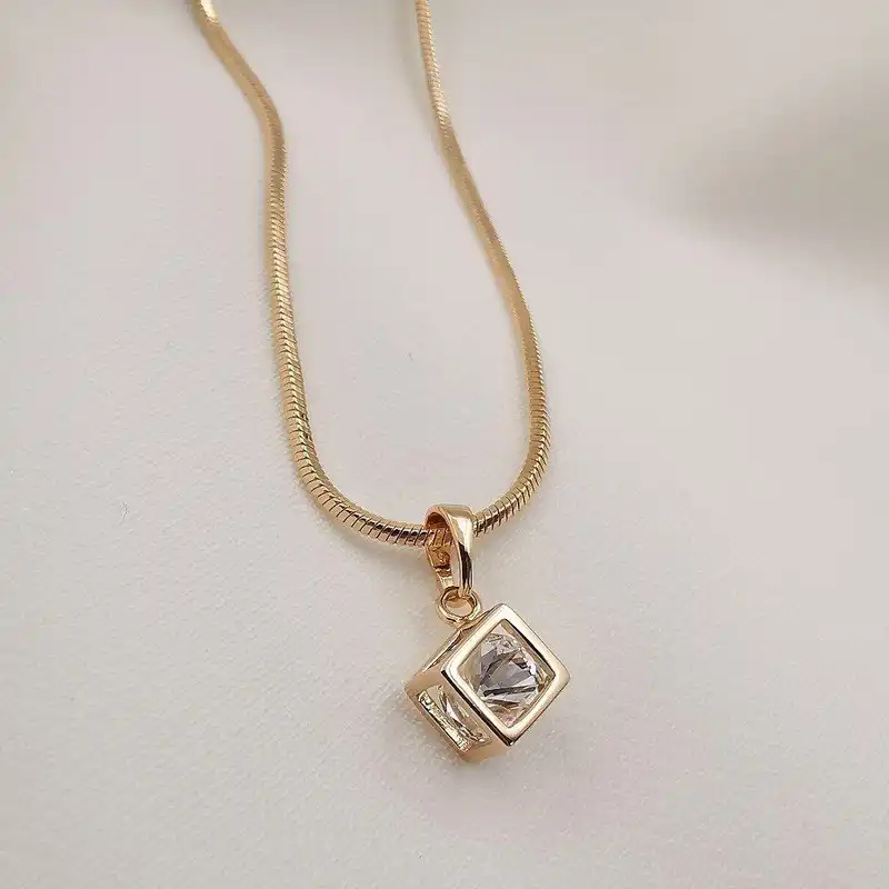 آویز گردنبند زنانه ژوپینگ مدل مکعب تک نگین کد 3339