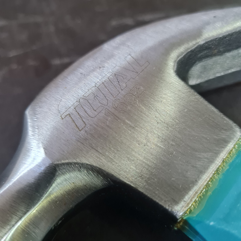 چکش توتال مدل THT73161 وزن 720 گرم
