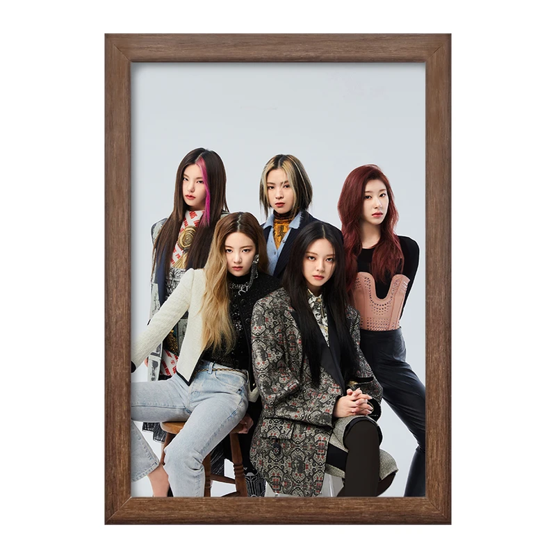 تابلو خندالو طرح گروه ایتزی ITZY  کد 12460