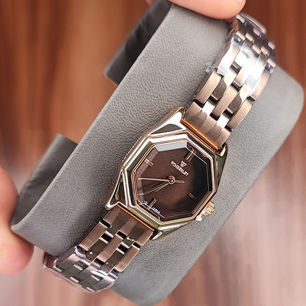 ساعت مچی عقربهای کوارتز زنانه ویمبرلی مدل 212L ساعت مچی عقربهای کوارتز زنانه ویمبرلی مدل 212L