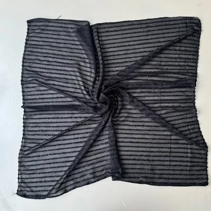 روسری زنانه مدل حریر لمه دار راه راه براق قواره 70