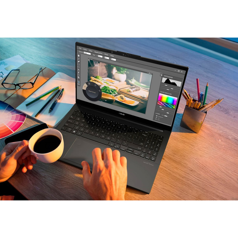 لپ‌تاپ ایسوس مدل Vivobook Pro 15 Q533MJ-U73050 با پردازنده Core Ultra 7-155H و گرافیک RTX3050 6GB، رم DDR5 16GB با فرکانس 5600MHz، حافظه SSD با ظرفیت 1TB، نمایشگر 15.6 اینچ OLED با وضوح Full HD، نور پس‌زمینه کیبورد، سیستم‌عامل Windows 11