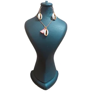 نیم ست زنانه مدل گوش ماهی