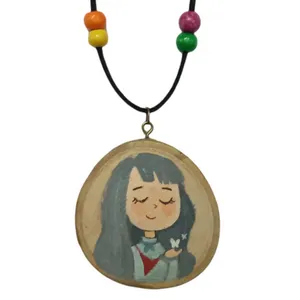 گردنبند زنانه مدل چوبی طرح دختر کد032
