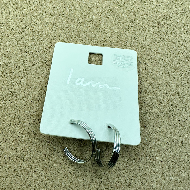 گوشواره زنانه اکسسورایز مدل حلقه ای گوشواره زنانه اکسسورایز مدل حلقه ای