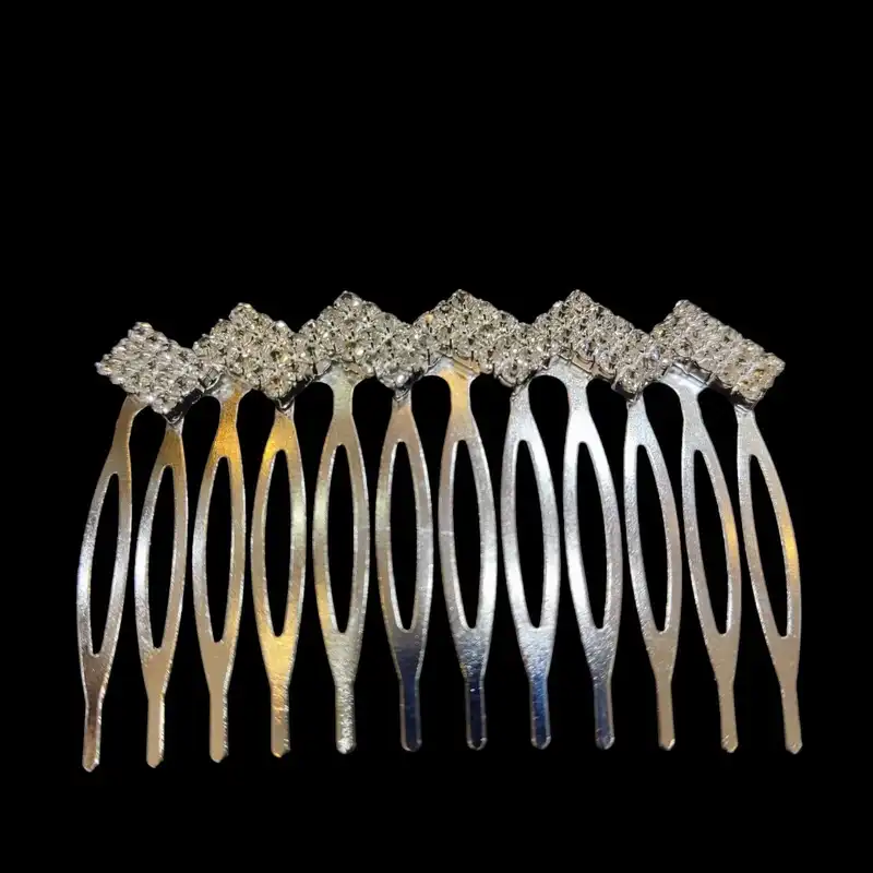 شانه مو زنانه مدل فلزی نگین دار کد 02