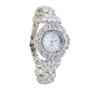 ساعت مچی عقربه‌ای زنانه مدل نقره فلاور بی اس جی کد 00022