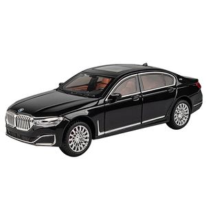 نقد و بررسی ماشین بازی مدل  BMW 760 توسط خریداران