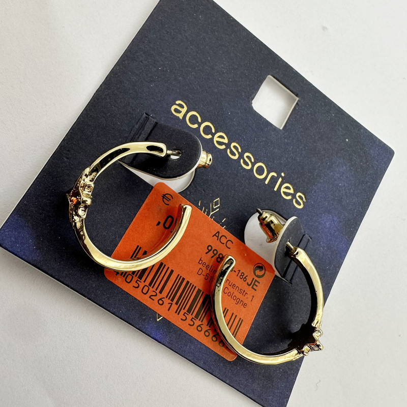 گوشواره زنانه اکسسورایز مدل حلقه ای ستاره گوشواره زنانه اکسسورایز مدل حلقه ای ستاره