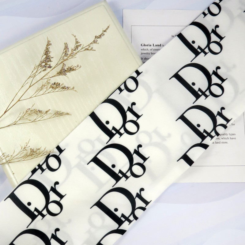 دستمال سر و گردن زنانه مدل G_Lnd_743