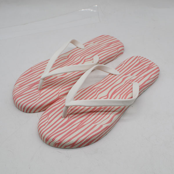 دمپایی لاانگشتی زنانه نیکتا مدل 037 موج کد 1368-RD