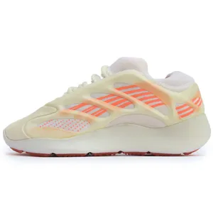 کفش پیاده روی مدل yeezy 700 NG