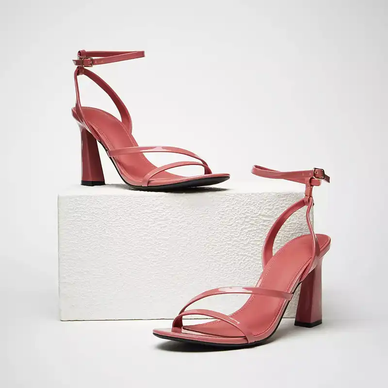 صندل زنانه مکس مدل Plain