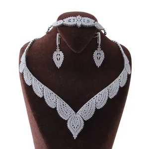 نیم ست نقره زنانه بازرگانی میلادی کد NTR_206