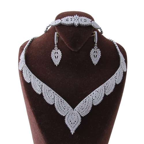 نیم ست نقره زنانه بازرگانی میلادی کد NTR_206