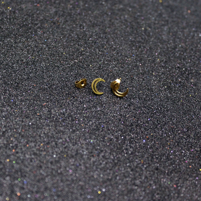 گوشواره زنانه طرح ماه و ستاره کد RKH_1515 مجموعه 2 عددی گوشواره زنانه طرح ماه و ستاره کد RKH_1515 مجموعه 2 عددی