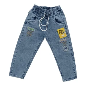 شلوار جین بچگانه مدل آی تای کد ۶۷۸