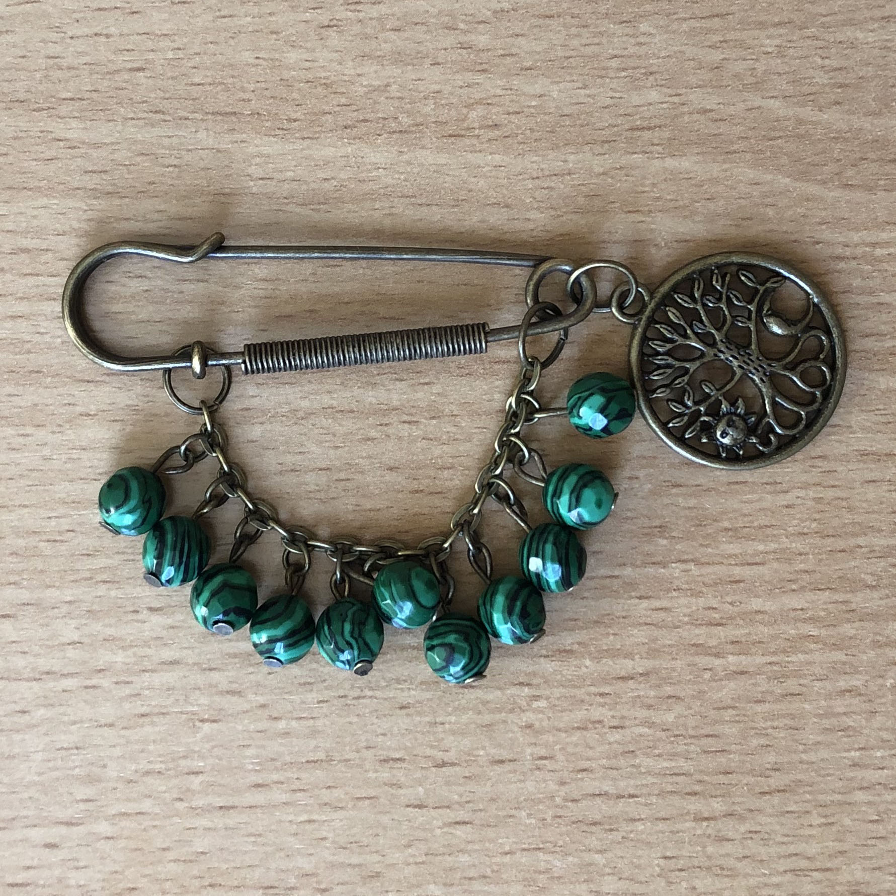 سنجاق سینه زنانه طرح درخت و خورشید کد 001