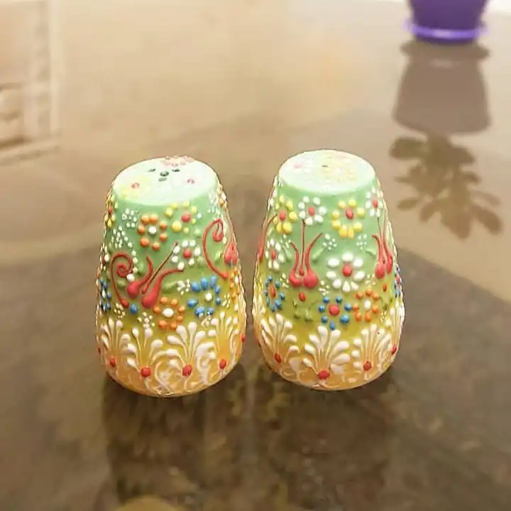 نمکدان میناکاری مدل نقش برجسته کد 2004 بسته 2 عددی