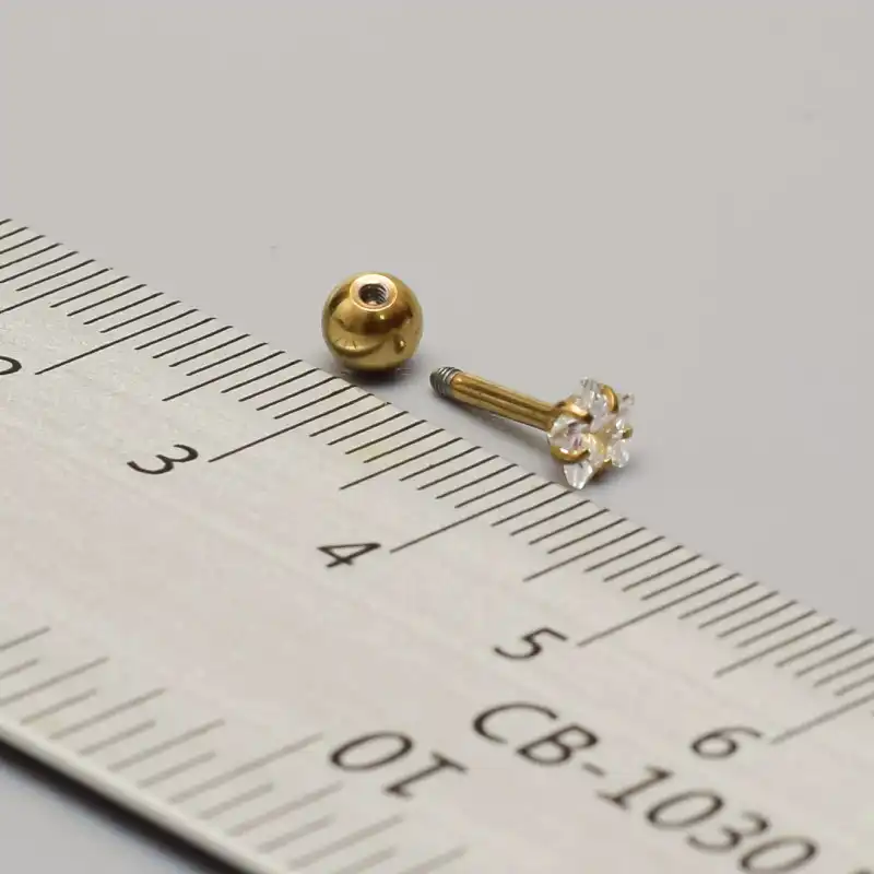 پیرسینگ گوش زنانه مدل نگینی طرح ستاره