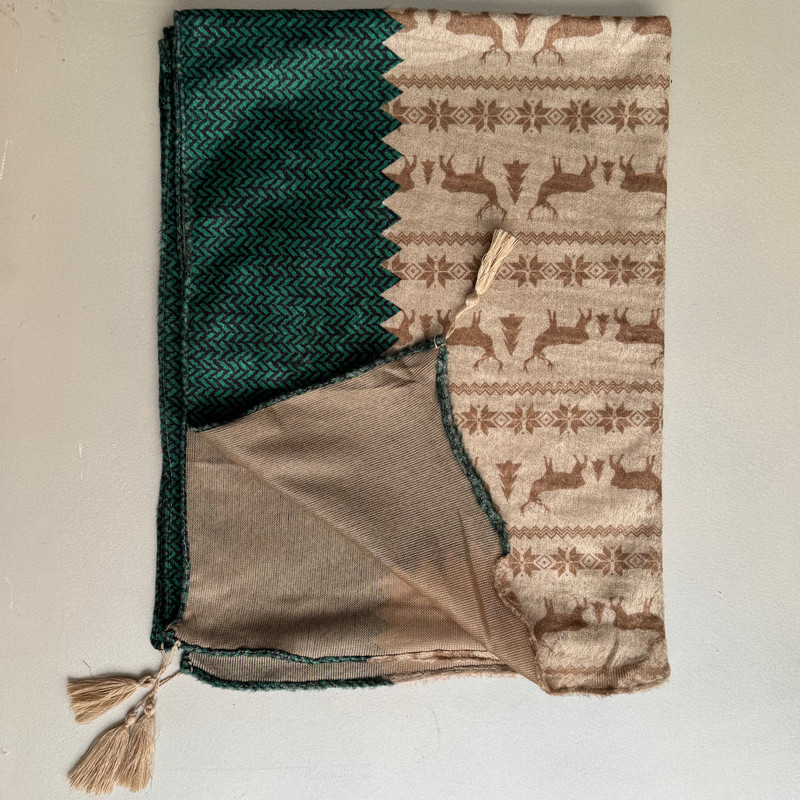 شال زنانه مدل موهر مخمل گوزن دار اقلیمی حاشیه خط ریز منگوله دار