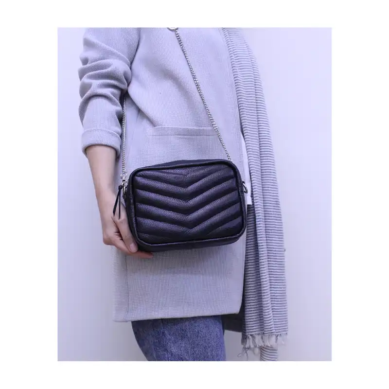 کیف دوشی زنانه چرم آرا مدل d088