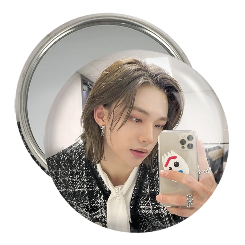 آینه جیبی خندالو مدل هیونجین گروه استری کیدز Stary Kids  کد 16899