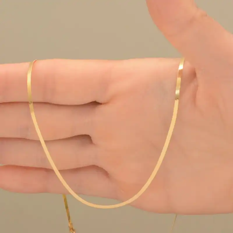 گردنبند طلا 18 عیار زنانه وی وی گلد گالری مدل هرینگبون