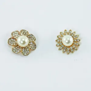 گوشواره زنانه مدل مرواریدی نگین دار FZ94