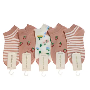 جوراب دخترانه مدل فانتزی کد 01041 بسته 5 عددی